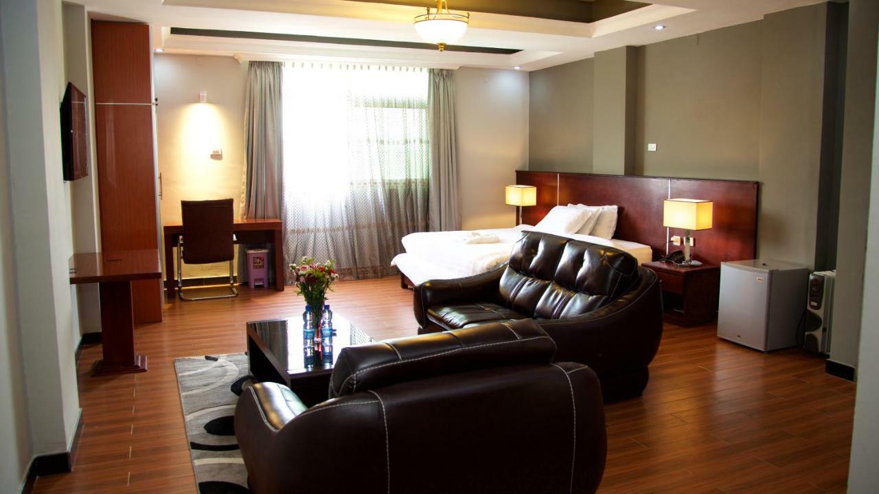 Yinm Furnished Apartment Αντίς Αμπέμπα Εξωτερικό φωτογραφία