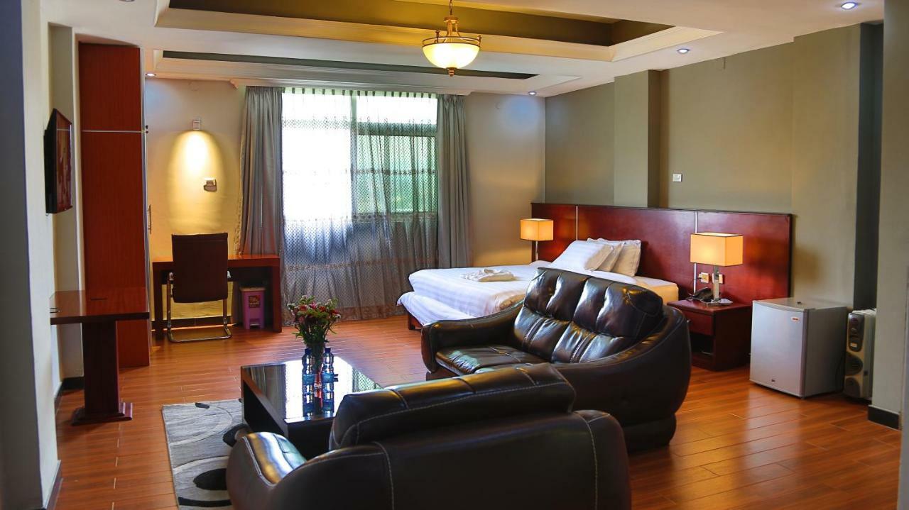 Yinm Furnished Apartment Αντίς Αμπέμπα Εξωτερικό φωτογραφία