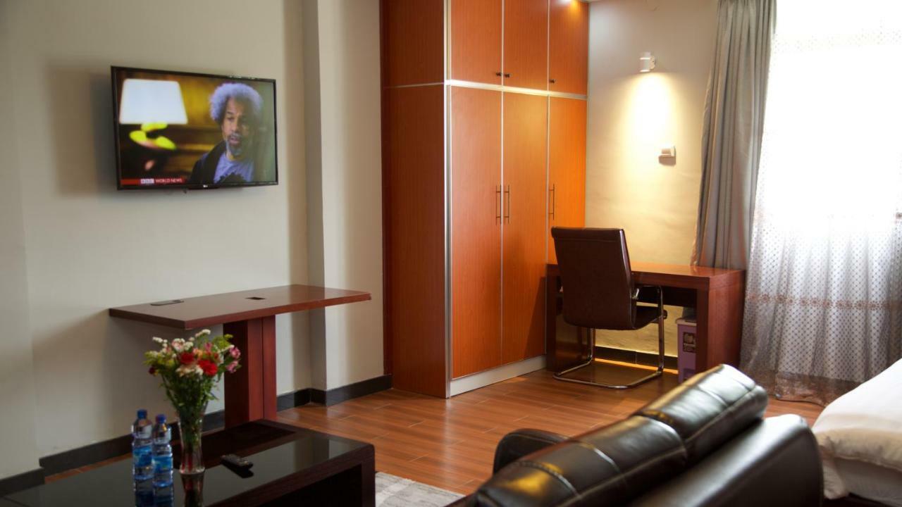 Yinm Furnished Apartment Αντίς Αμπέμπα Εξωτερικό φωτογραφία